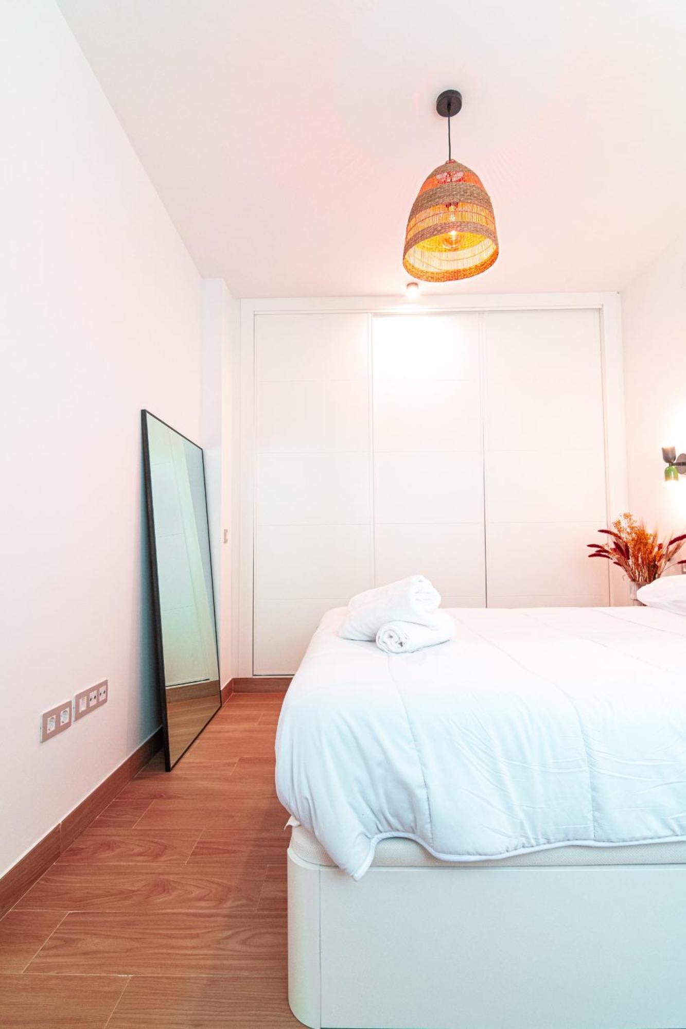 Edomus Castilla 120 Seville Exterior photo